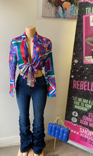 Load image into Gallery viewer, FLORAL WRAP TIE BLOUSE