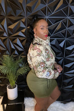 Load image into Gallery viewer, FLORAL PRINT CROP JACKET