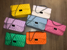 Load image into Gallery viewer, MEDIUM CLASSIC QUILTED BAGS