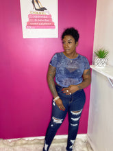 Load image into Gallery viewer, FRAYED BOTTOM DISTRESSED JEANS